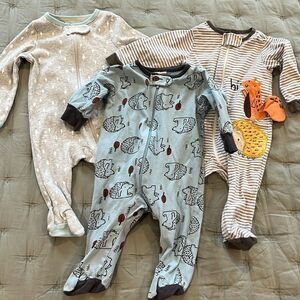Unisex 0-3 month onsie bundle